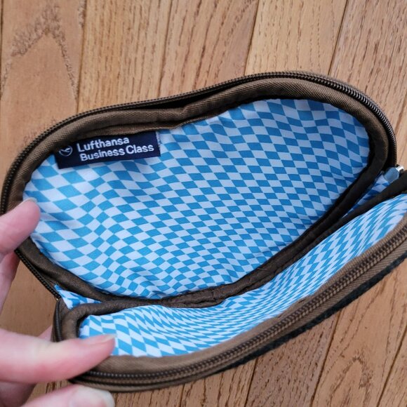 Heart-Shaped Gray Felt Bag - Picture 4 of 8